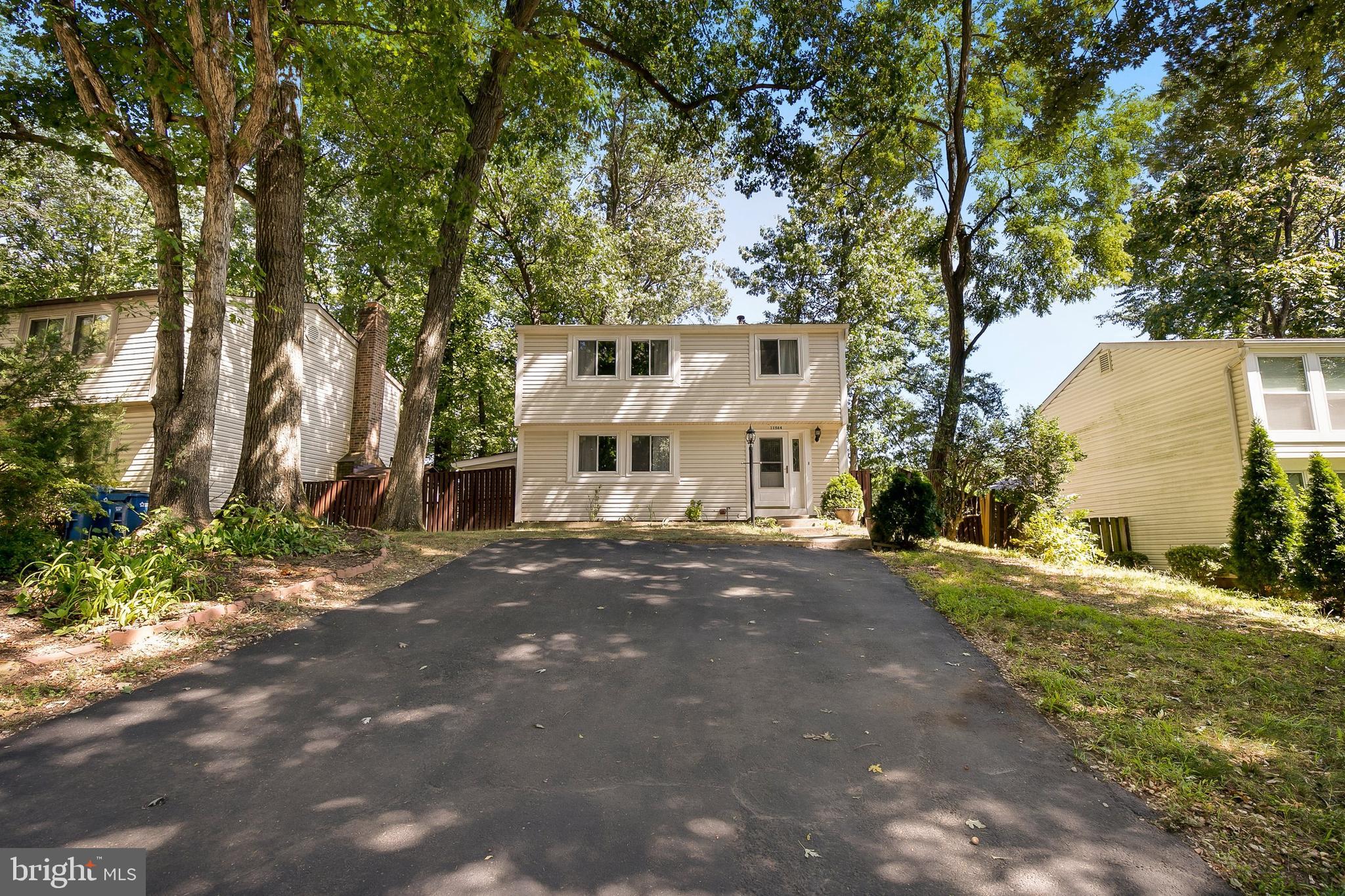 11564 Shadbush Court Reston, VA 20191 - Photo 2 of 37
