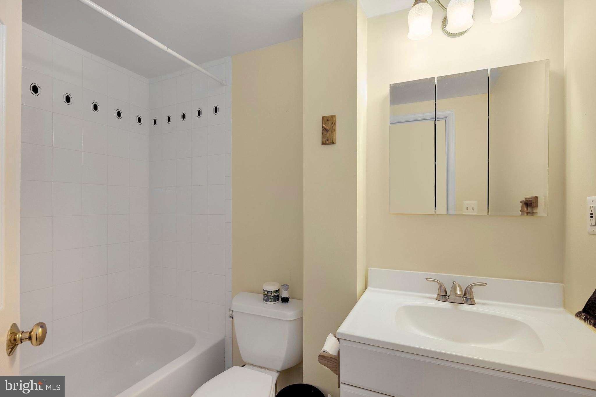 11564 Shadbush Court Reston, VA 20191 - Photo 28 of 37