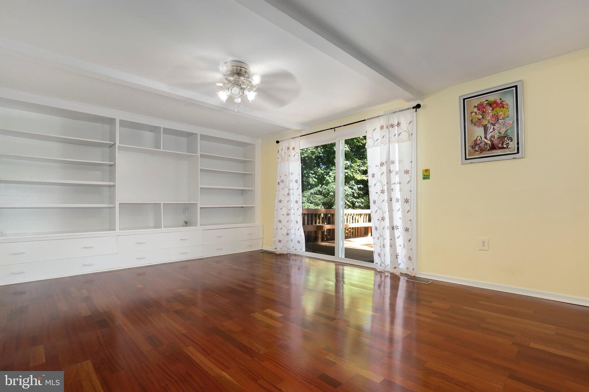 11564 Shadbush Court Reston, VA 20191 - Photo 6 of 37