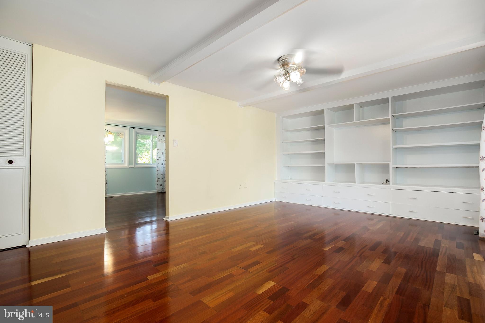 11564 Shadbush Court Reston, VA 20191 - Photo 8 of 37