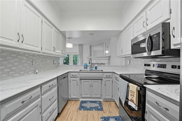 $285,000 | 8218 Northwest Bradford Court, Kansas City, MO 64151