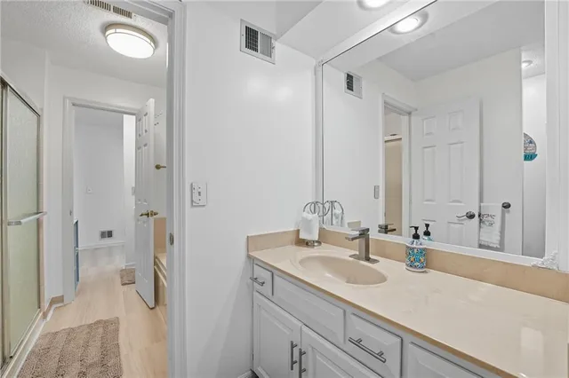 $285,000 | 8218 Northwest Bradford Court, Kansas City, MO 64151