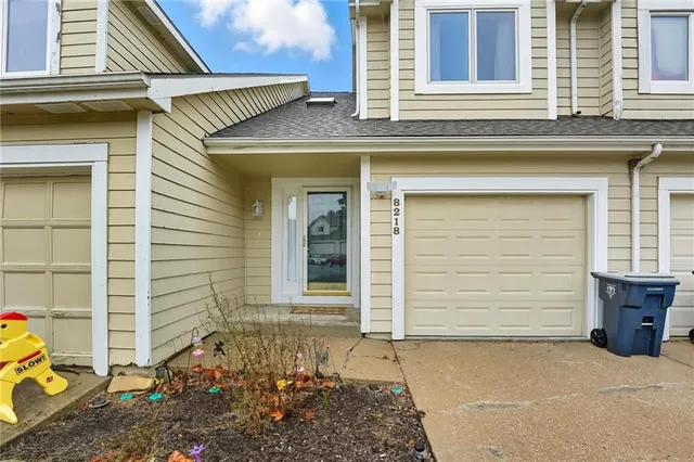 $285,000 | 8218 Northwest Bradford Court, Kansas City, MO 64151