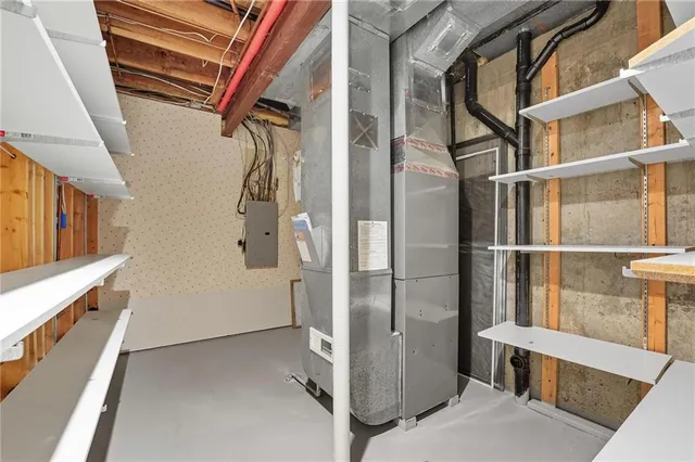 $285,000 | 8218 Northwest Bradford Court, Kansas City, MO 64151