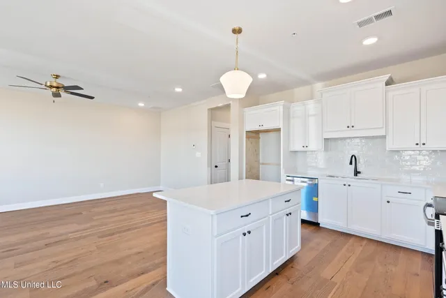 $299,900 | 709 Bolivar Drive, Nesbit, MS 38651