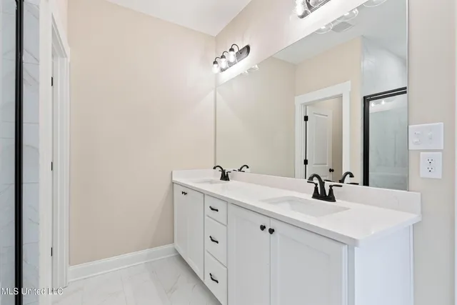 $299,900 | 709 Bolivar Drive, Nesbit, MS 38651