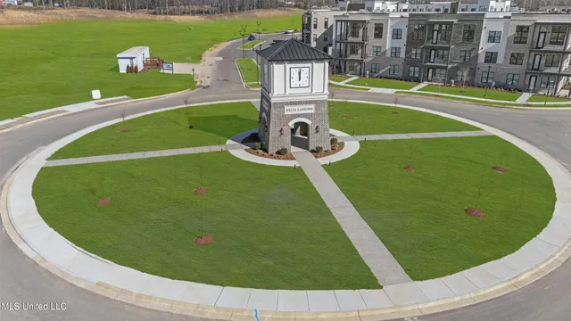 $299,900 | 709 Bolivar Drive, Nesbit, MS 38651