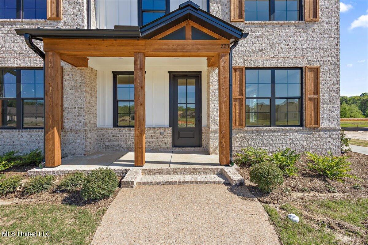 709 Bolivar Drive Nesbit, MS 38651 - Photo 4 of 30 Townhome