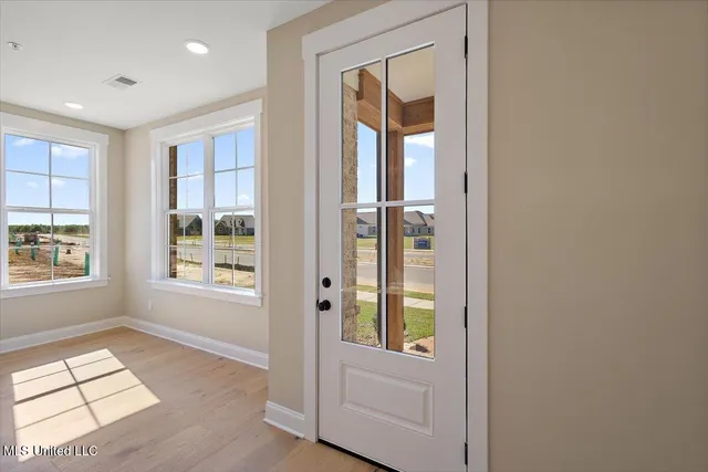 $299,900 | 709 Bolivar Drive, Nesbit, MS 38651