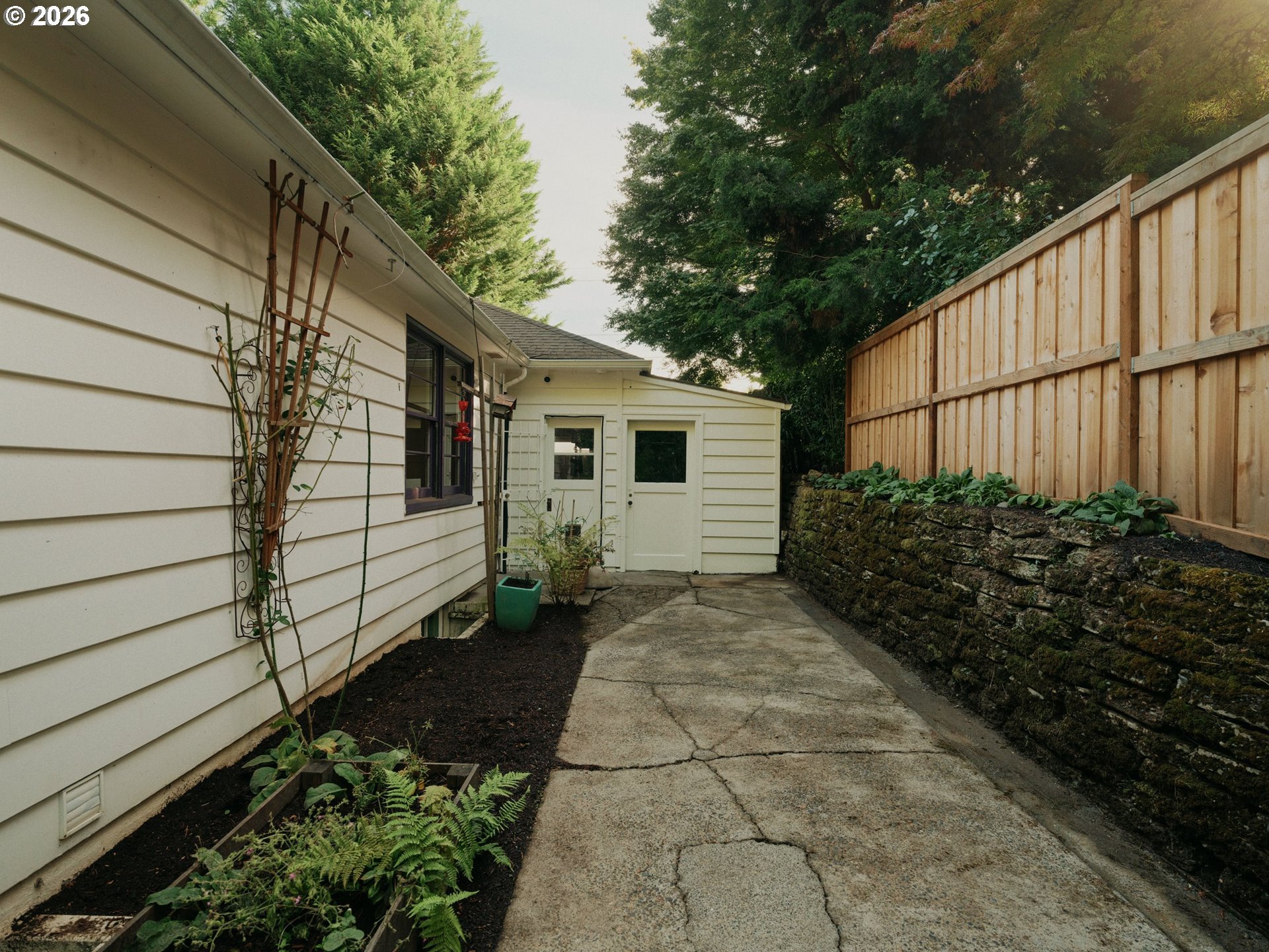 601 Southwest Chestnut Street Portland, OR 97219 - Photo 29 of 31 Patio