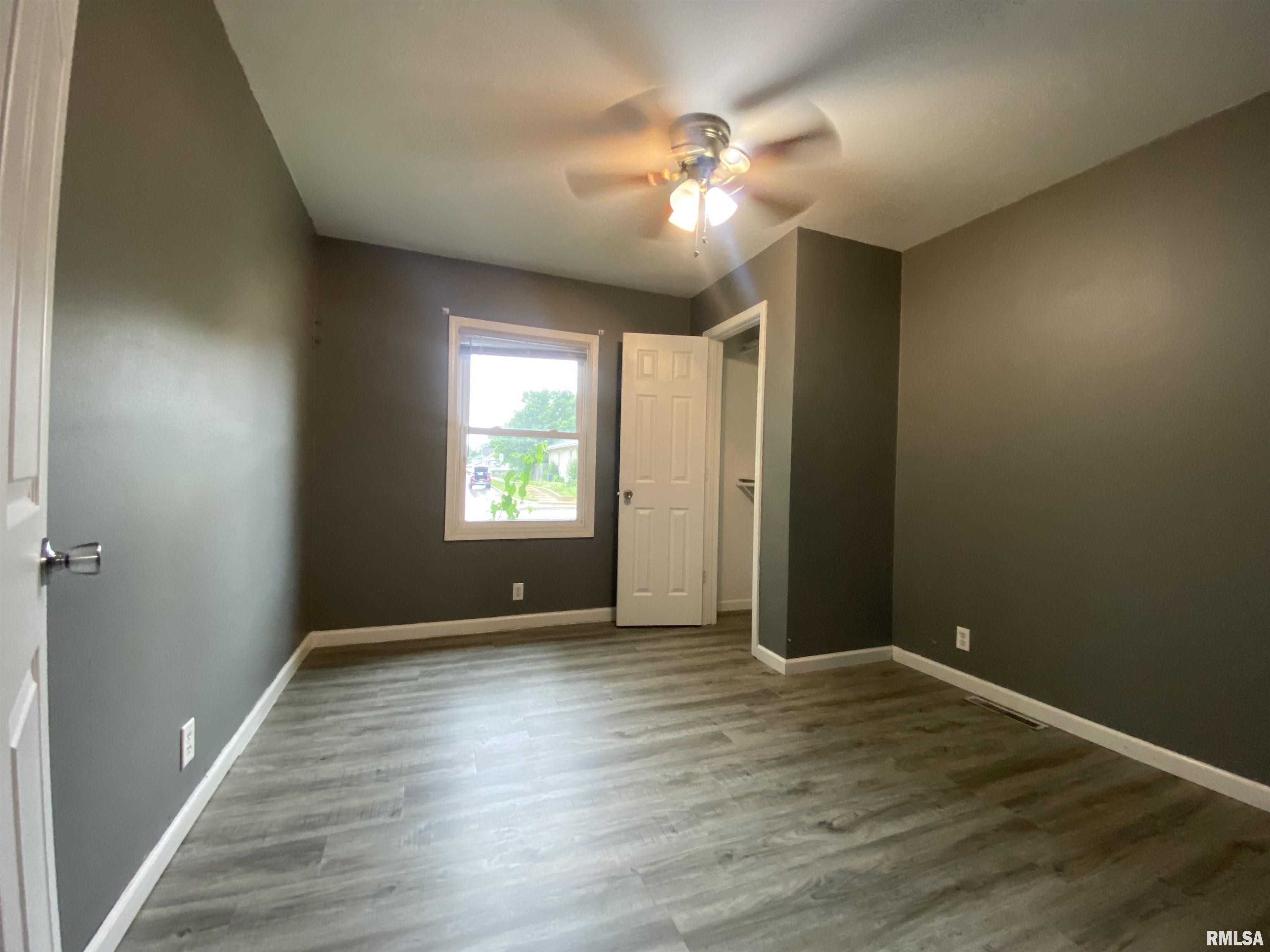 2240 North Sheridan Road Peoria, IL 61604 - Photo 18 of 33
