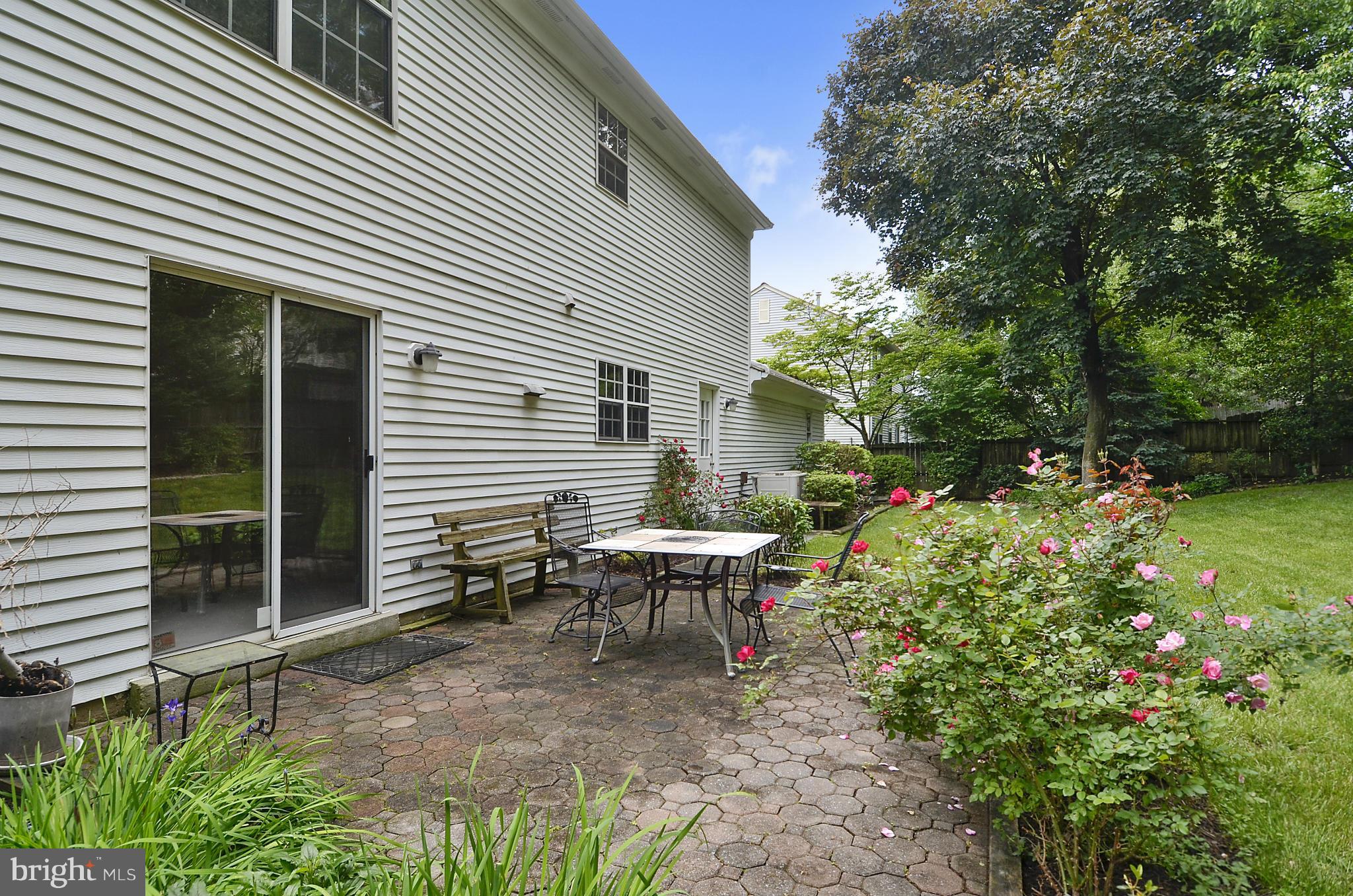 803 Pointer Ridge Drive Gaithersburg, MD 20878 - Photo 23 of 26 Exterior (Rear)