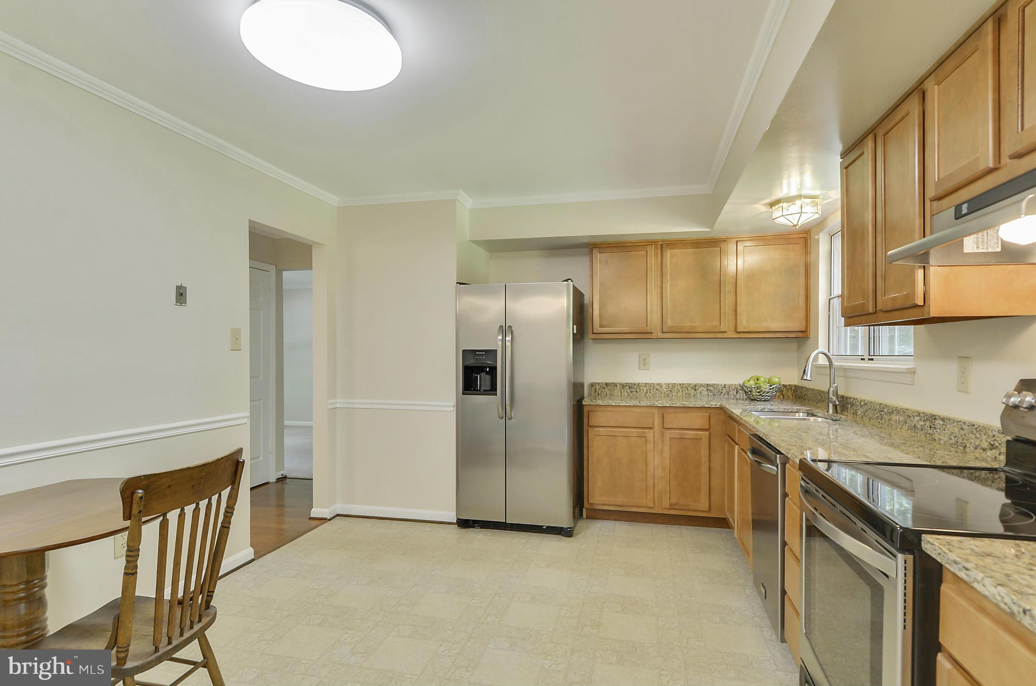 803 Pointer Ridge Drive Gaithersburg, MD 20878 - Photo 4 of 26 Kitchen