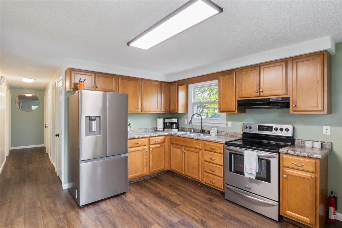 27 Rosewood Circle Springvale, ME 04083 - Photo 6 of 23 08-27_Rosewood_Cir_08