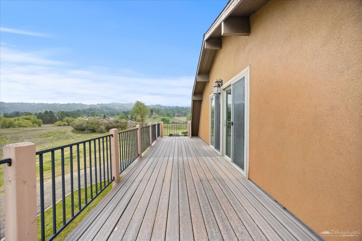 29851 North Lower Valley Road Tehachapi, CA 93561 - Photo 29 of 40 Gallery Image 29