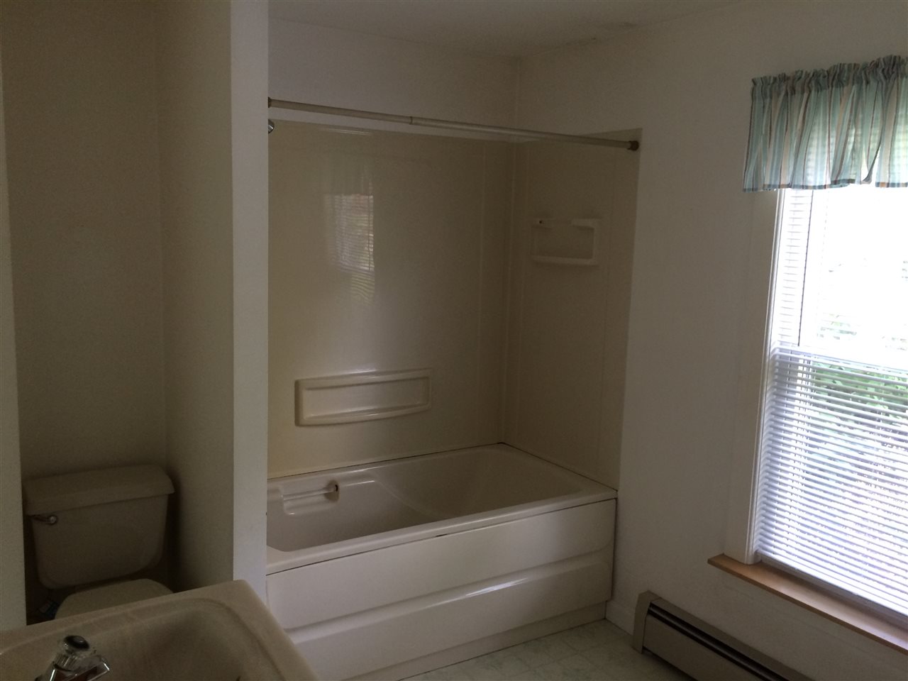 69 Mooresville Road, Unit 92810 Manchester, NH 03103 - Photo 11 of 19 Gallery Image 11
