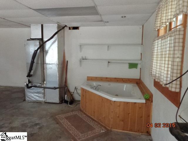200 Plantation Road Seneca, SC 29672 - Photo 8 of 22 Gallery Image 8