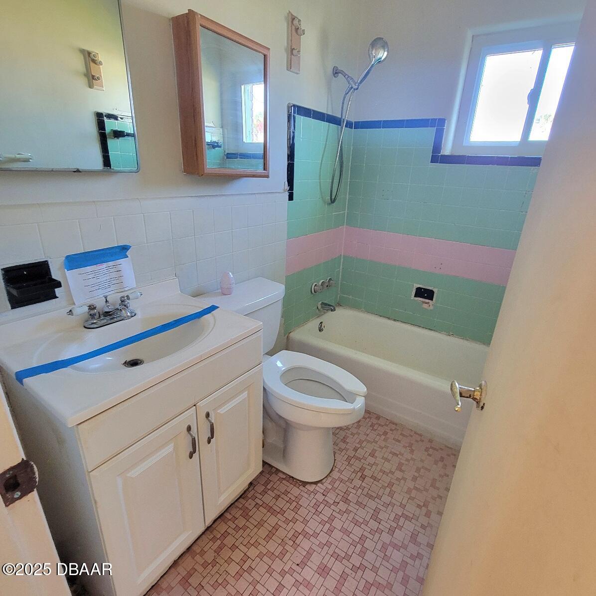314 Hart Avenue Edgewater, FL 32132 - Photo 8 of 13 20251216_130716