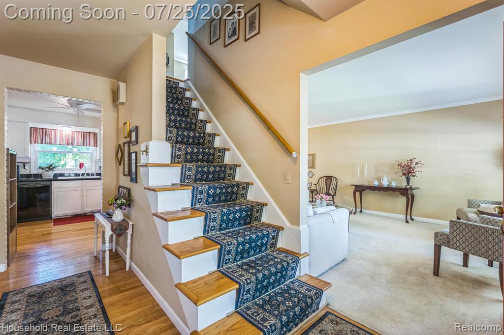 25819 Branchaster Road Farmington Hills, MI 48336 - Photo 8 of 38 Gallery Image 8