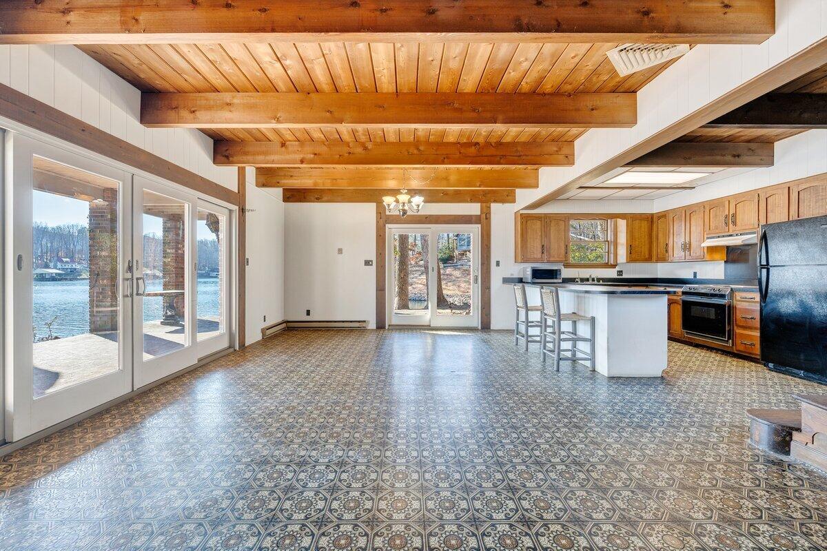 188 Hardy Court Penhook, VA 24137 - Photo 14 of 114 188 Hardy Ct. Interior 10