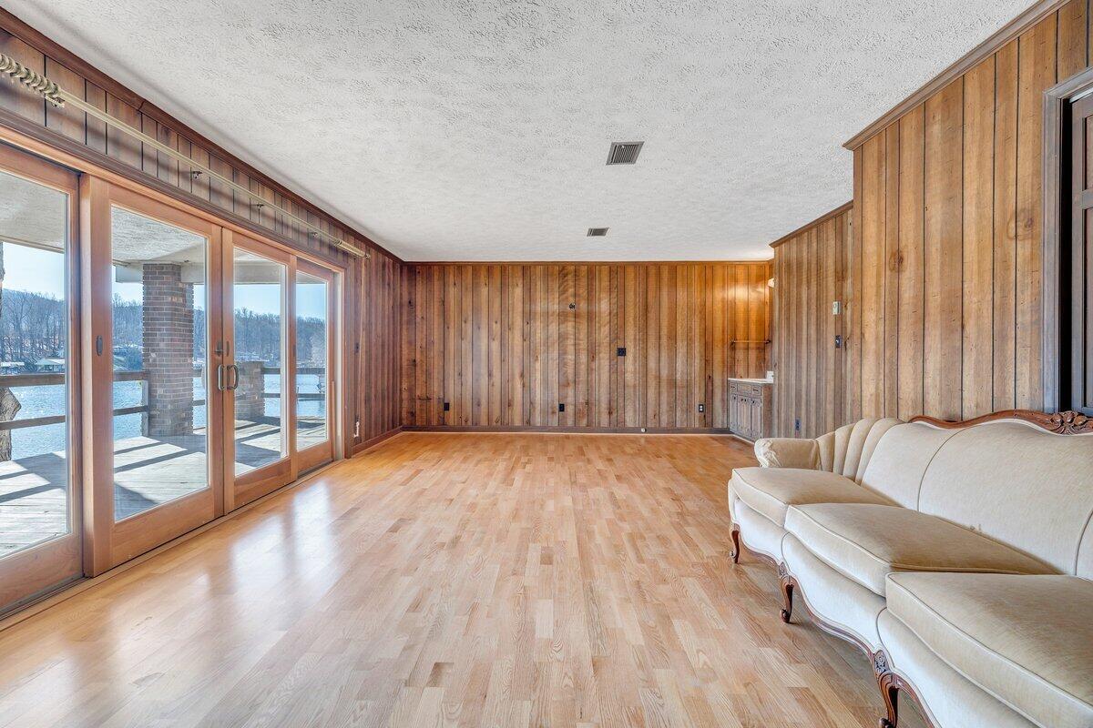 188 Hardy Court Penhook, VA 24137 - Photo 39 of 114 188 Hardy Ct. Interior 34