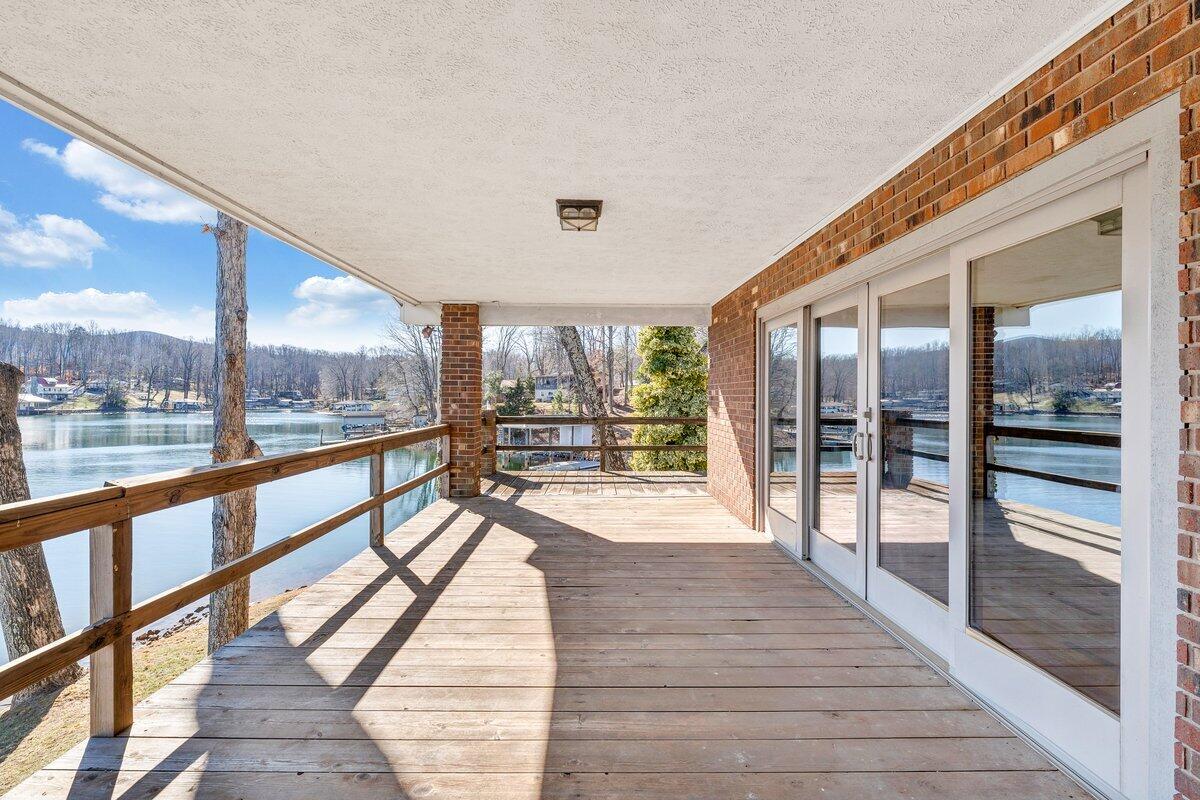 188 Hardy Court Penhook, VA 24137 - Photo 48 of 114 188 Hardy Ct. E25