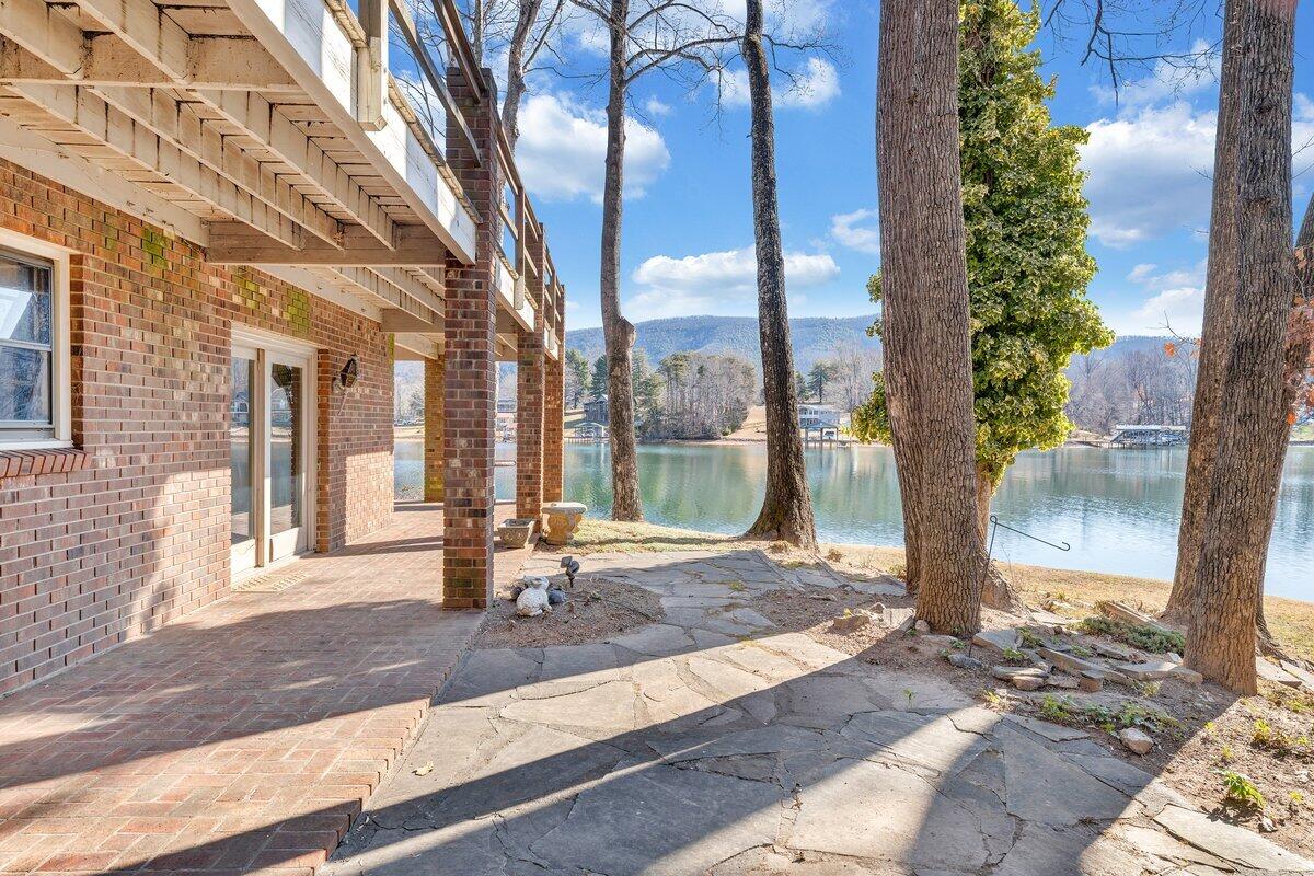 188 Hardy Court Penhook, VA 24137 - Photo 5 of 114 188 Hardy Ct. Ext 5