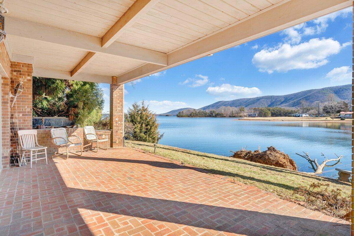 188 Hardy Court Penhook, VA 24137 - Photo 58 of 114 188 Hardy Ct. E34