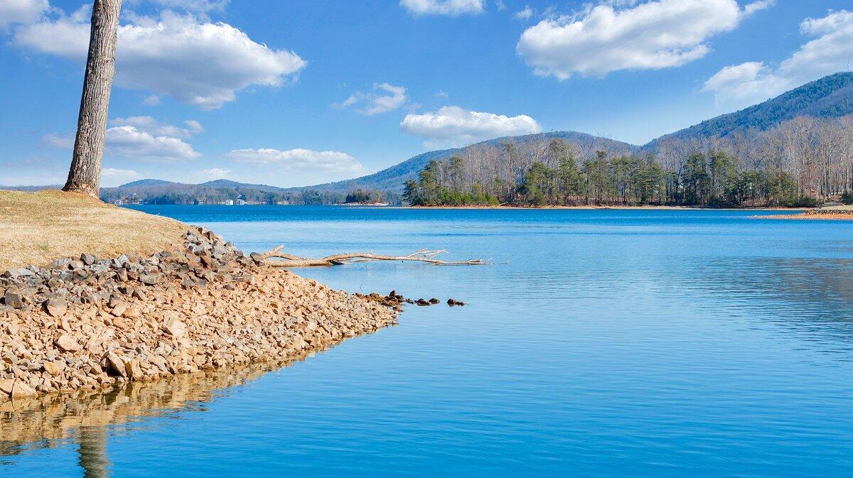 188 Hardy Court Penhook, VA 24137 - Photo 88 of 114 a view of an ocean and a mountain view
