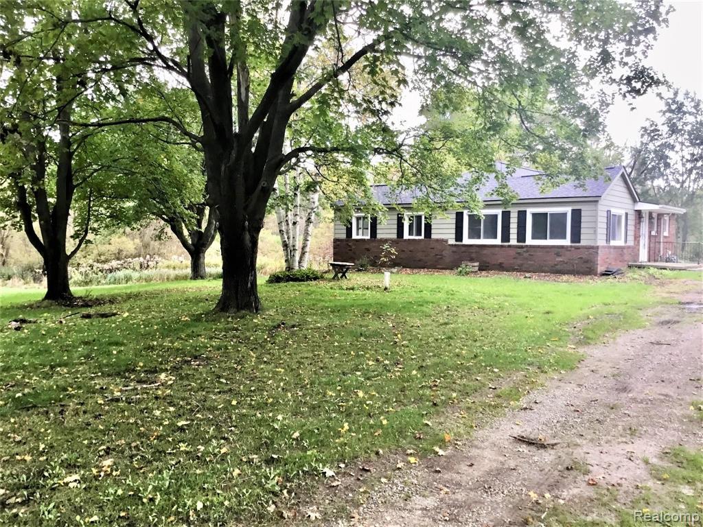 2920 East Dryden Road Metamora, MI 48455 - Photo 3 of 34
