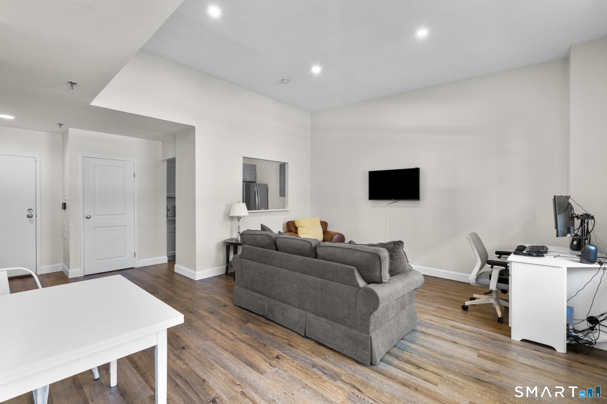 196 Crown Street, Unit 507 New Haven, CT 06510 - Photo 7 of 20