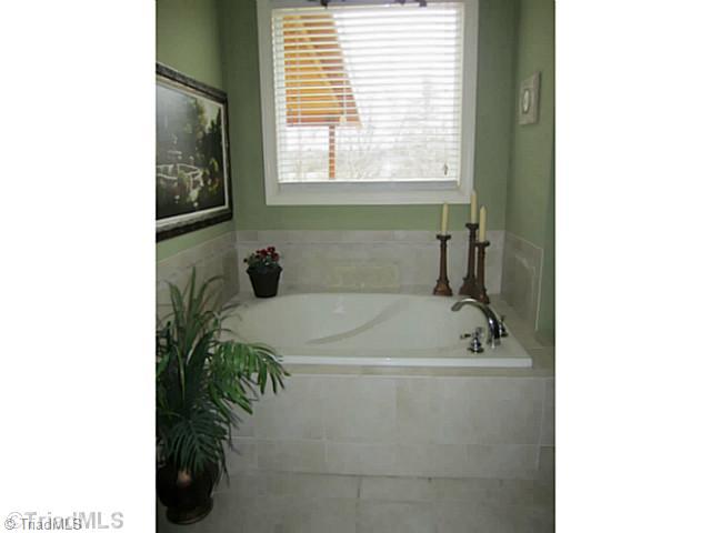 4068 Clapp Mill Road Burlington, NC 27215 - Photo 8 of 15 Master Bath/Spa.