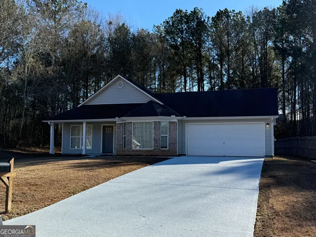 $299,900 | 17 Carey Court, Grantville, GA 30220