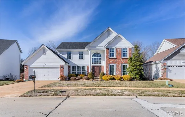 $699,900 | 752 Charleston Oaks Drive, Ballwin, MO 63021