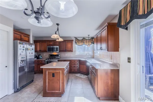 $699,900 | 752 Charleston Oaks Drive, Ballwin, MO 63021