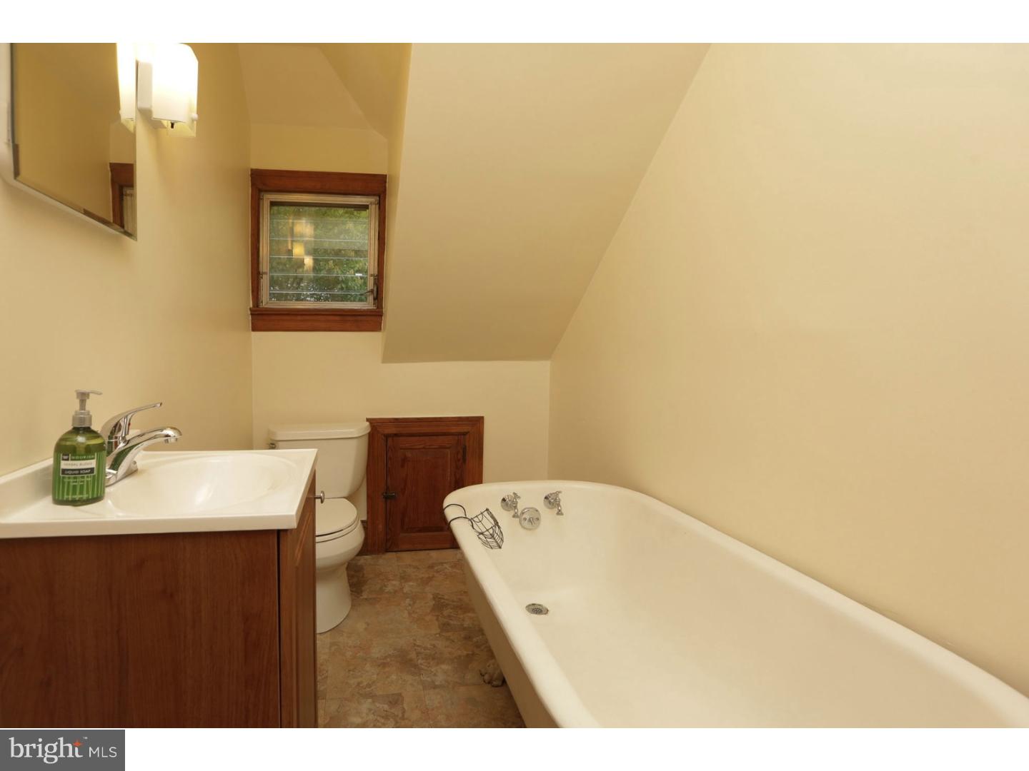 300 Bent Road Wyncote, PA 19095 - Photo 19 of 23 Bathroom