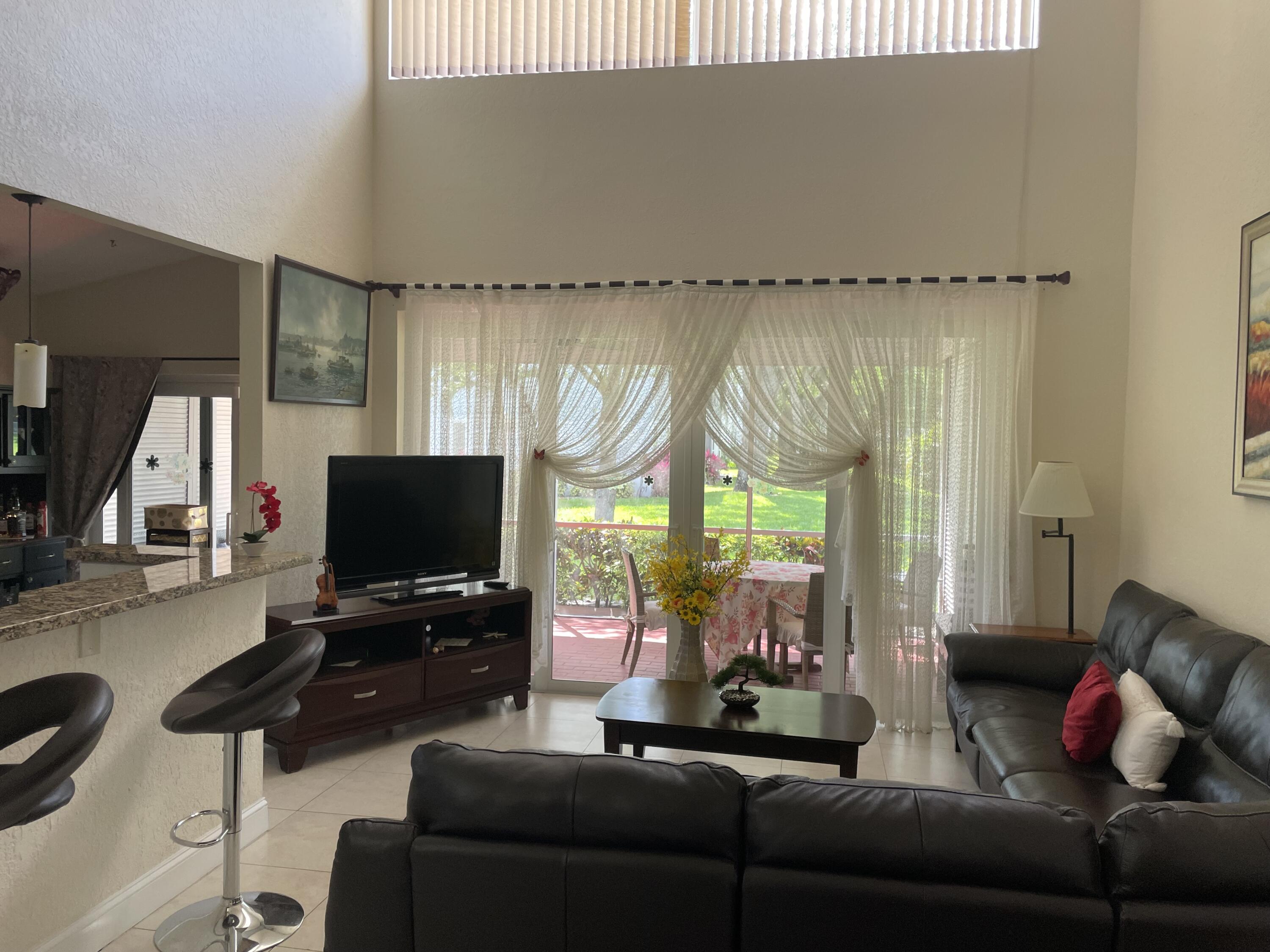 6069 Old Court Road, Unit 101 Boca Raton, FL 33433 - Photo 12 of 50 living room