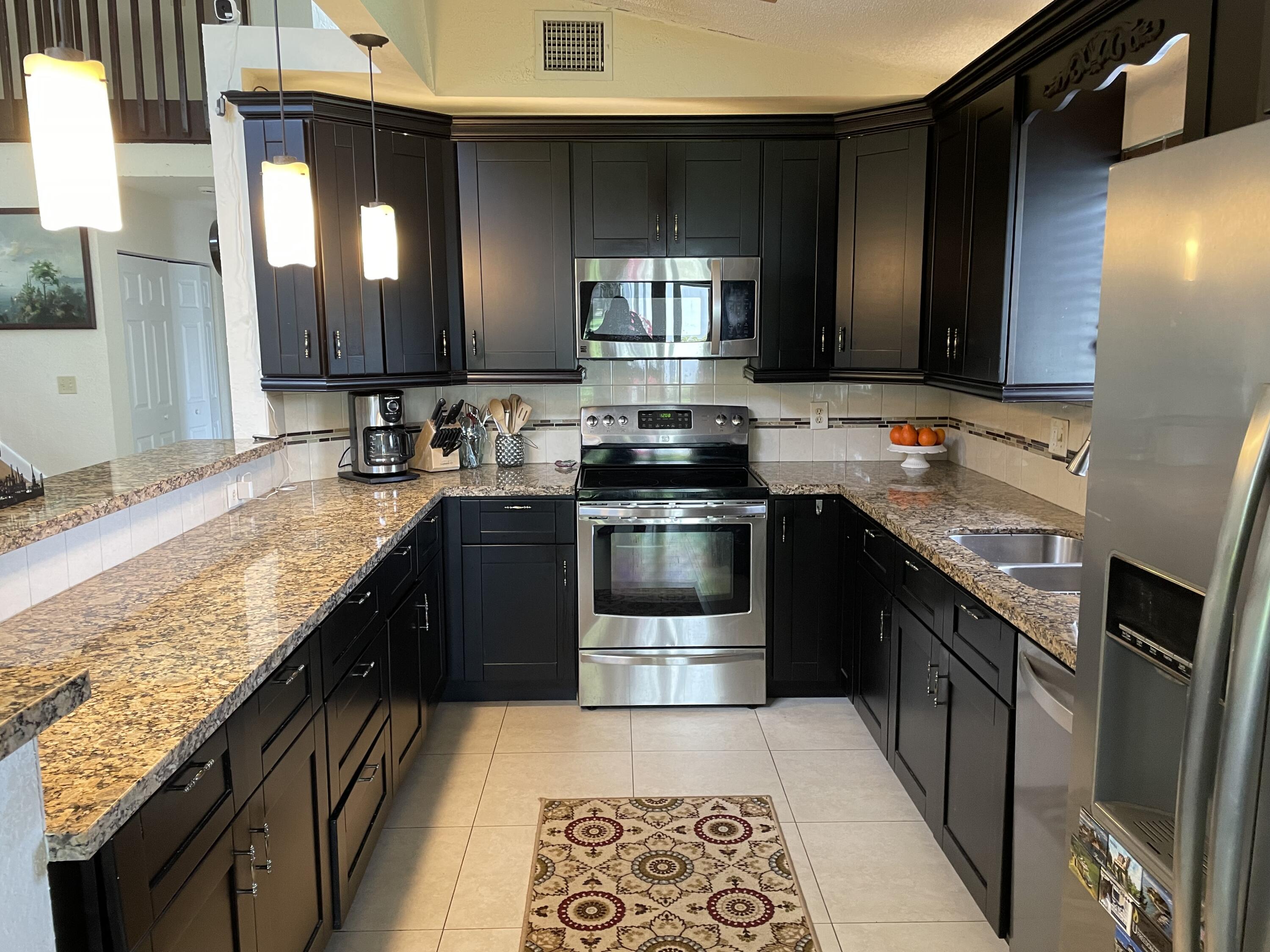 6069 Old Court Road, Unit 101 Boca Raton, FL 33433 - Photo 9 of 50 Kitchen