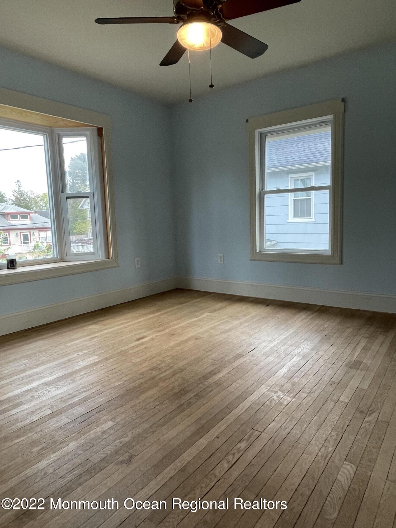 41 West George Street Freehold, NJ 07728 - Photo 18 of 21 F+AIzle4RIS0+vHghu+giQ