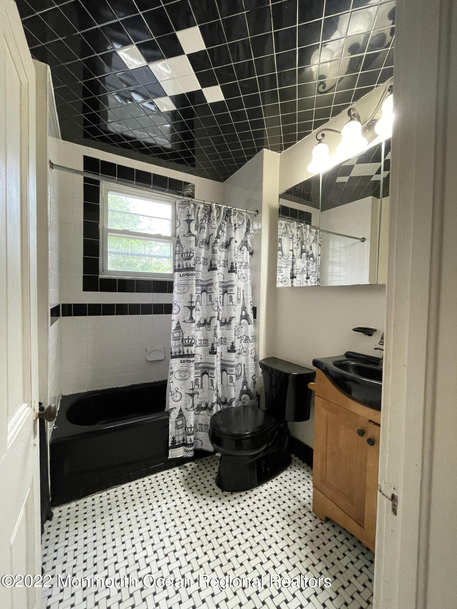 41 West George Street Freehold, NJ 07728 - Photo 20 of 21 JC%hYLJmQzeaFyLrLr3Z+Q