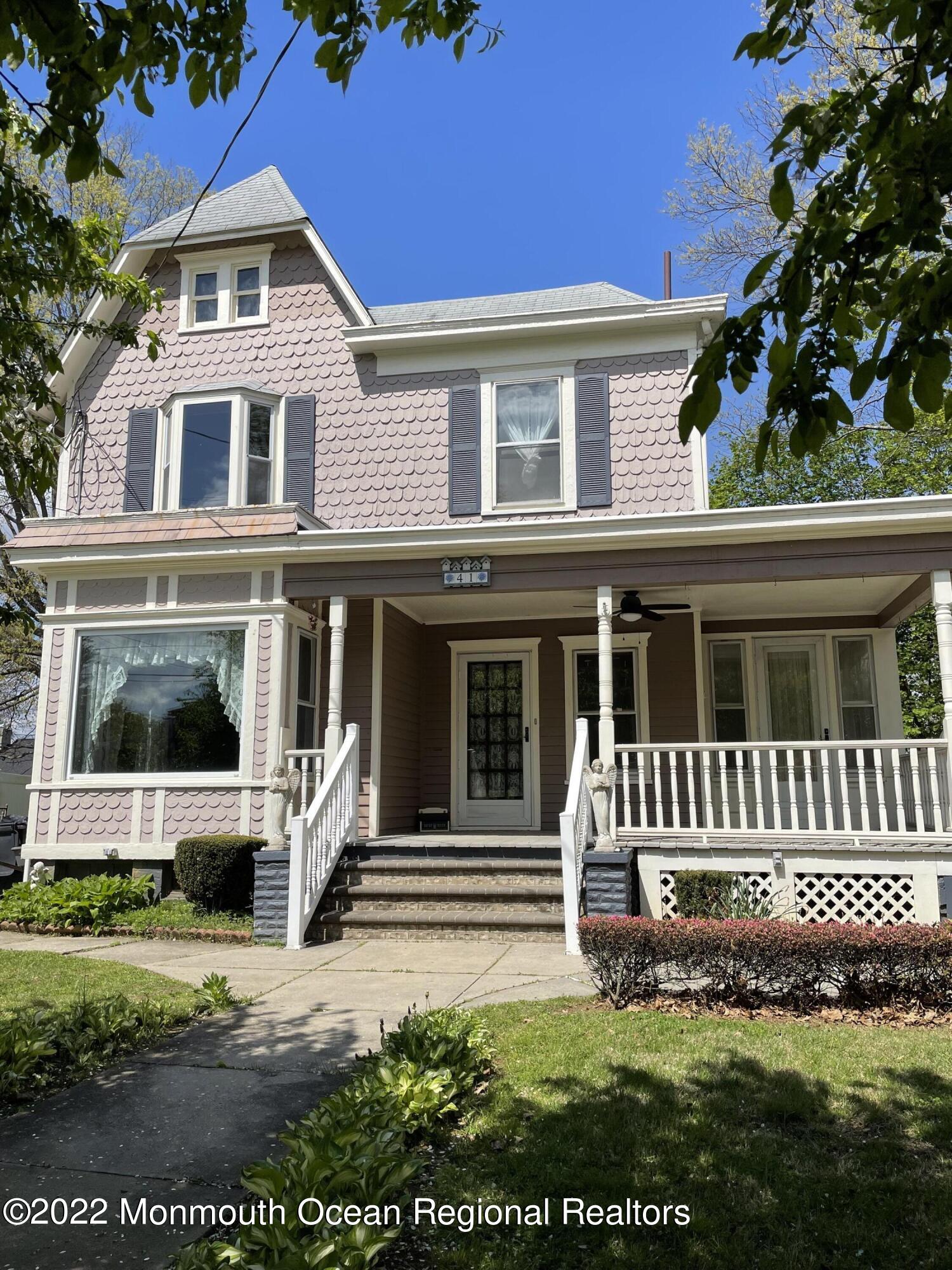 41 West George Street Freehold, NJ 07728 - Photo 2 of 21 nfgmGCPnRhWKA0n90SMsaQ