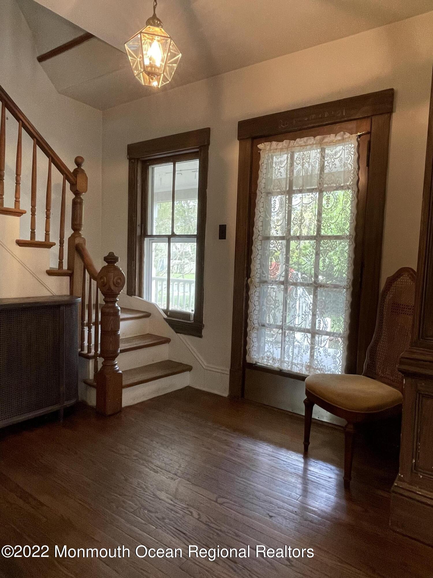 41 West George Street Freehold, NJ 07728 - Photo 4 of 21 dTYcmVlvSM6s54gj3cR6WA