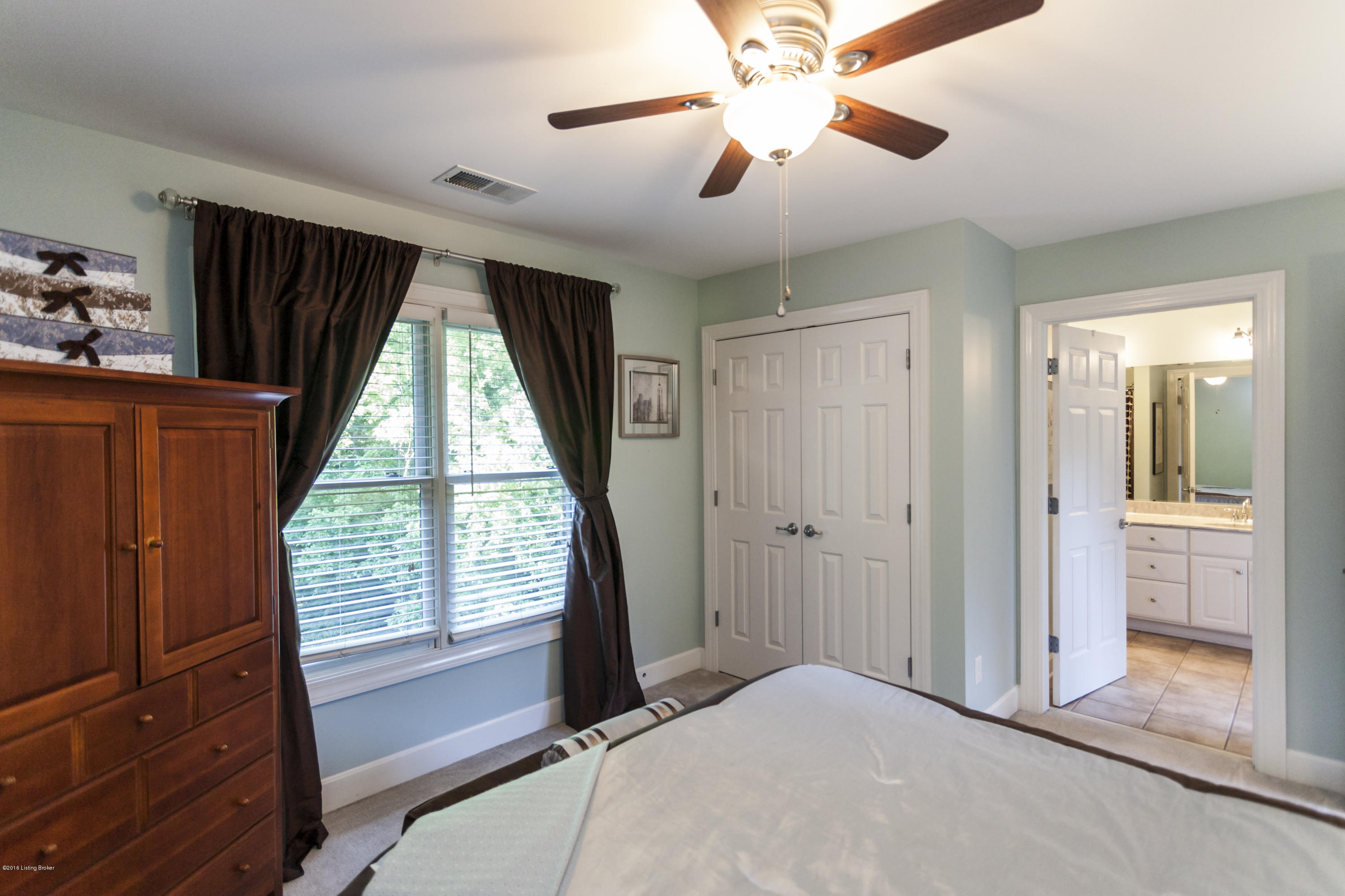 2404 Dundee Road, Unit 7 Louisville, KY 40205 - Photo 24 of 34 Bedroom 2 on the second floor