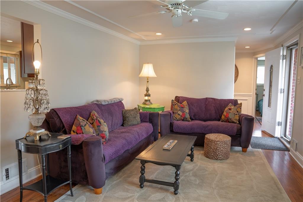 300 Conson Road Pittsburgh, PA 15227 - Photo 2 of 25 Gallery Image 2