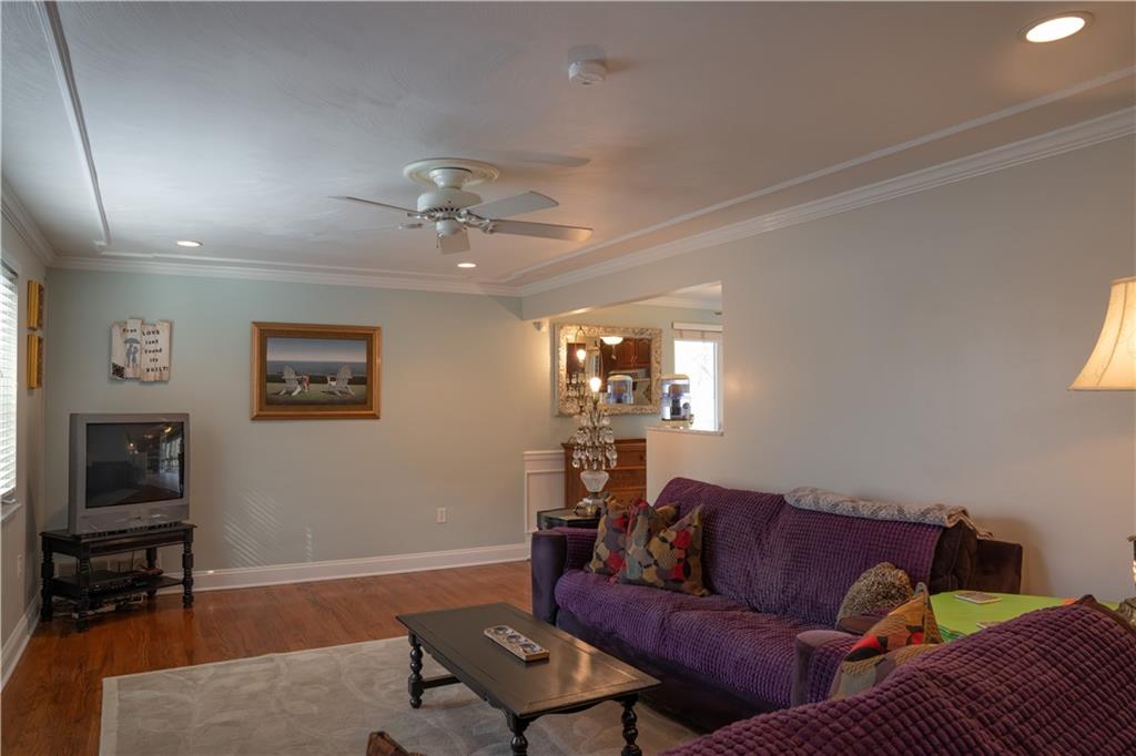 300 Conson Road Pittsburgh, PA 15227 - Photo 3 of 25 Gallery Image 3