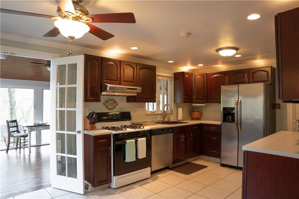 300 Conson Road Pittsburgh, PA 15227 - Photo 4 of 25 Gallery Image 4
