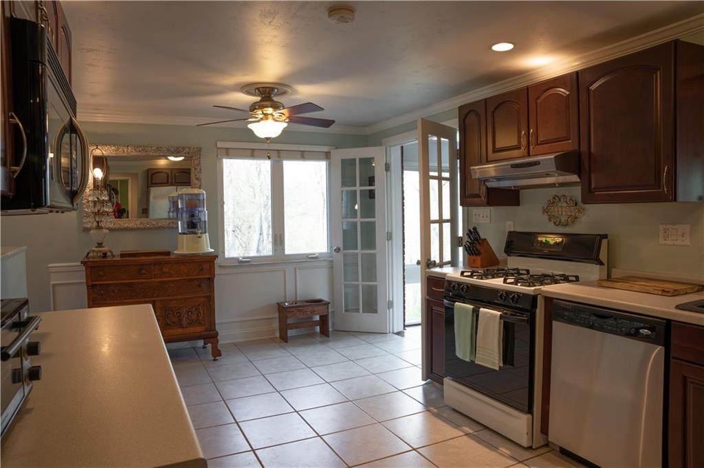 300 Conson Road Pittsburgh, PA 15227 - Photo 6 of 25 Gallery Image 6