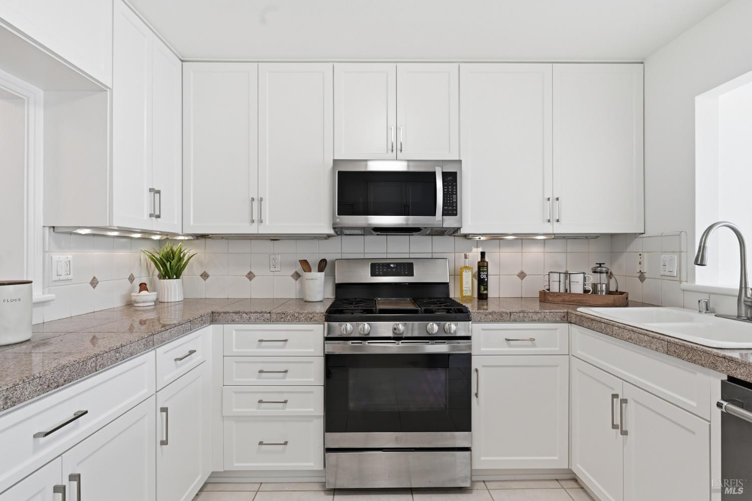 22 Mooring Road San Rafael, CA 94901 - Photo 15 of 35