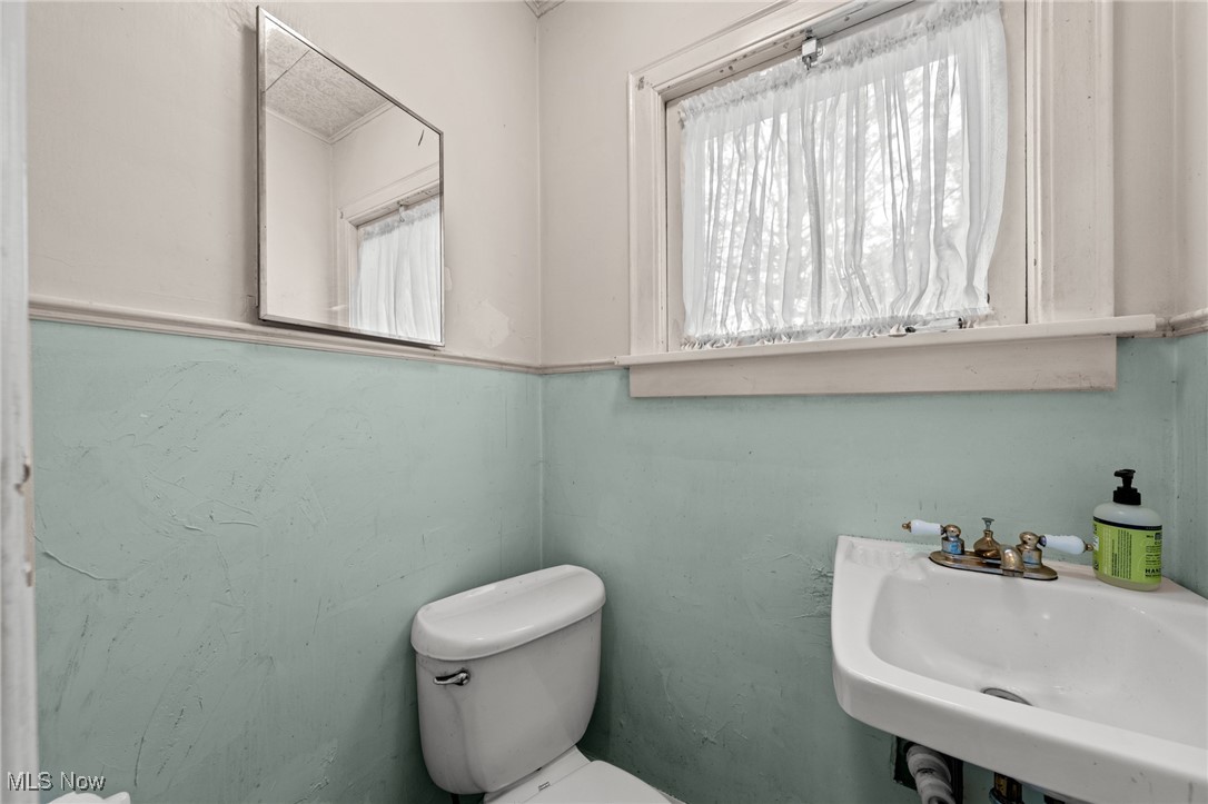 1027 Pennfield Road Cleveland, OH 44121 - Photo 31 of 49 Gallery Image 31