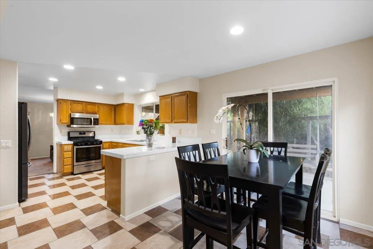 609 Jacks Creek Road Escondido, CA 92027 - Photo 10 of 45